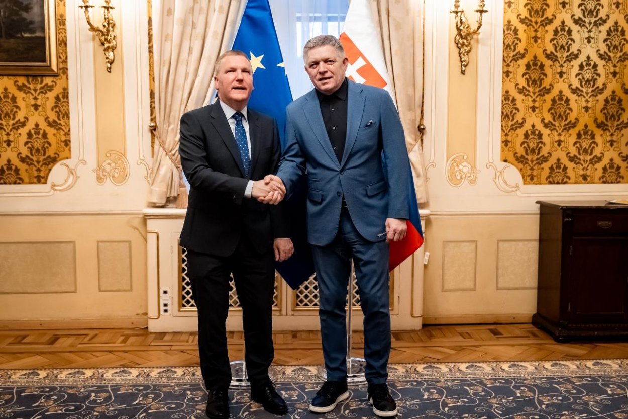 Fico na stretnutí s eurokomisárom pre spravodlivosť kritizoval Matovičovu vládu, pýtal sa na Lipšica a Hrubalu