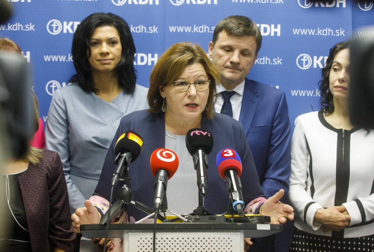 KDH predstavilo program. Odmietajú nové dane