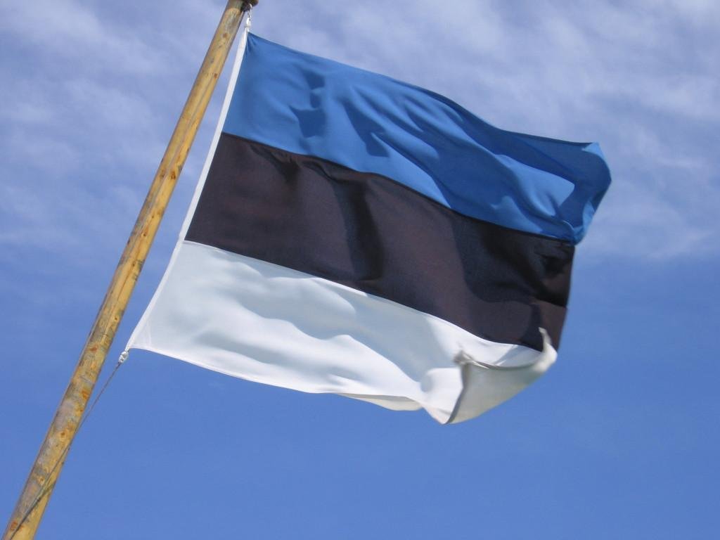 Estónska koaličná vláda stratila parlamentnú väčšinu