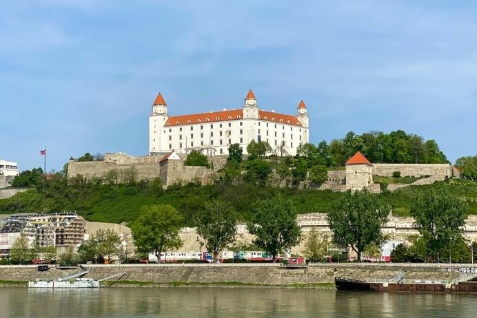 Dáta bez pátosu: Ubúda nás