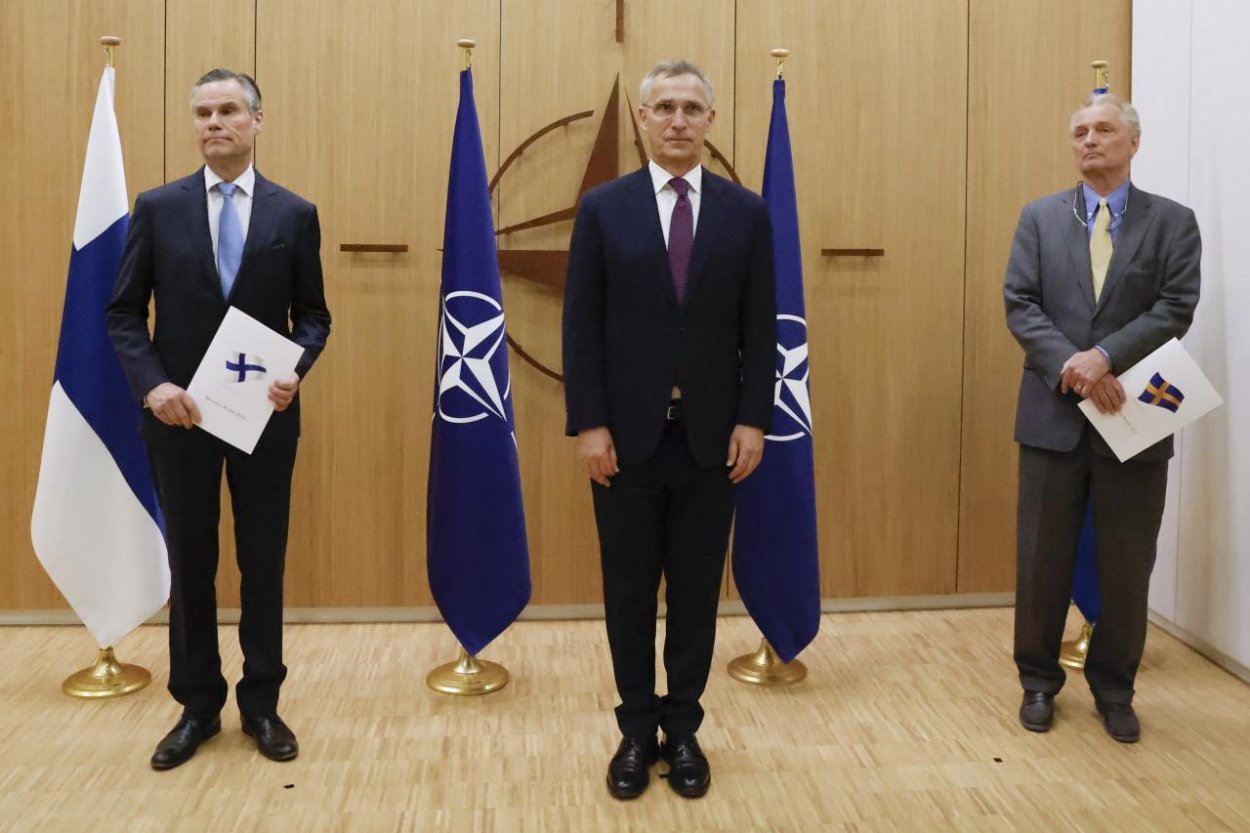 Fínsko a Švédsko oficiálne podali svoje žiadosti o vstup do NATO