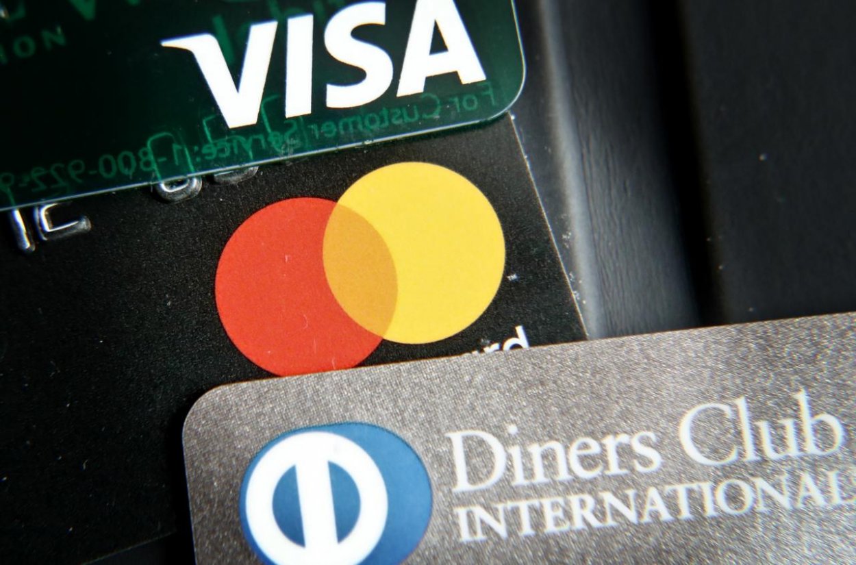 Slováci využívajú platobné karty z roka na rok častejšie