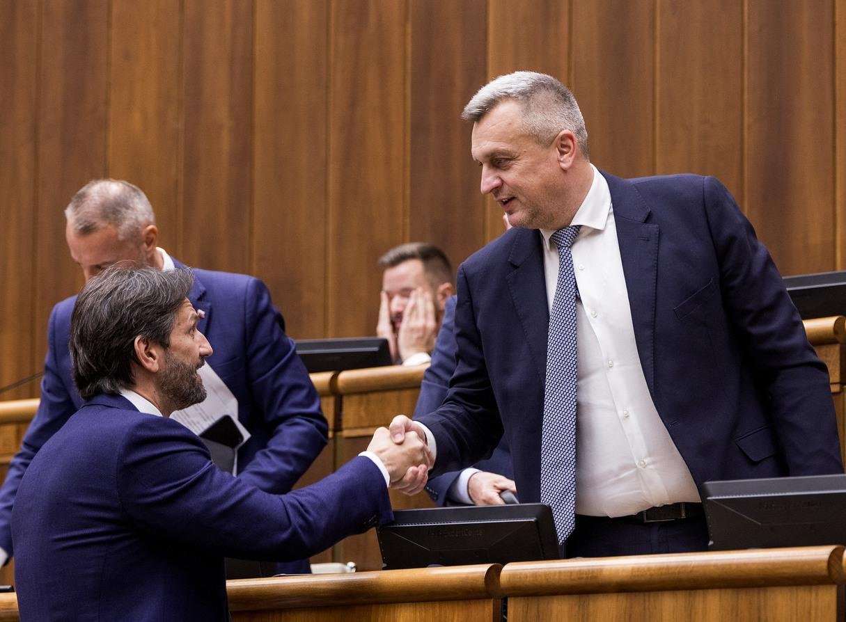 Pellegrini nechce komentovať Dankove výroky, pretože opakovane a vedome klame