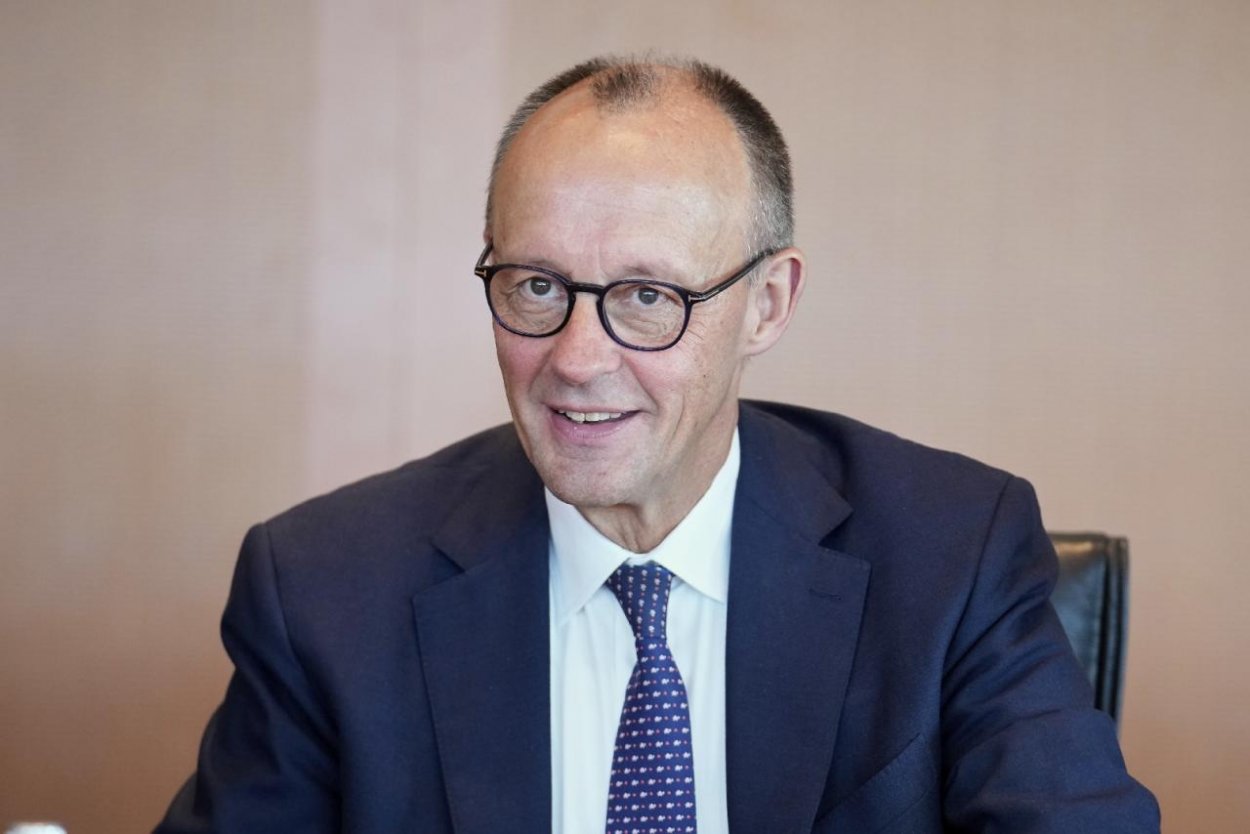 Merz pozval Trumpa, Zelenského a európskych lídrov na rokovanie o Ukrajine