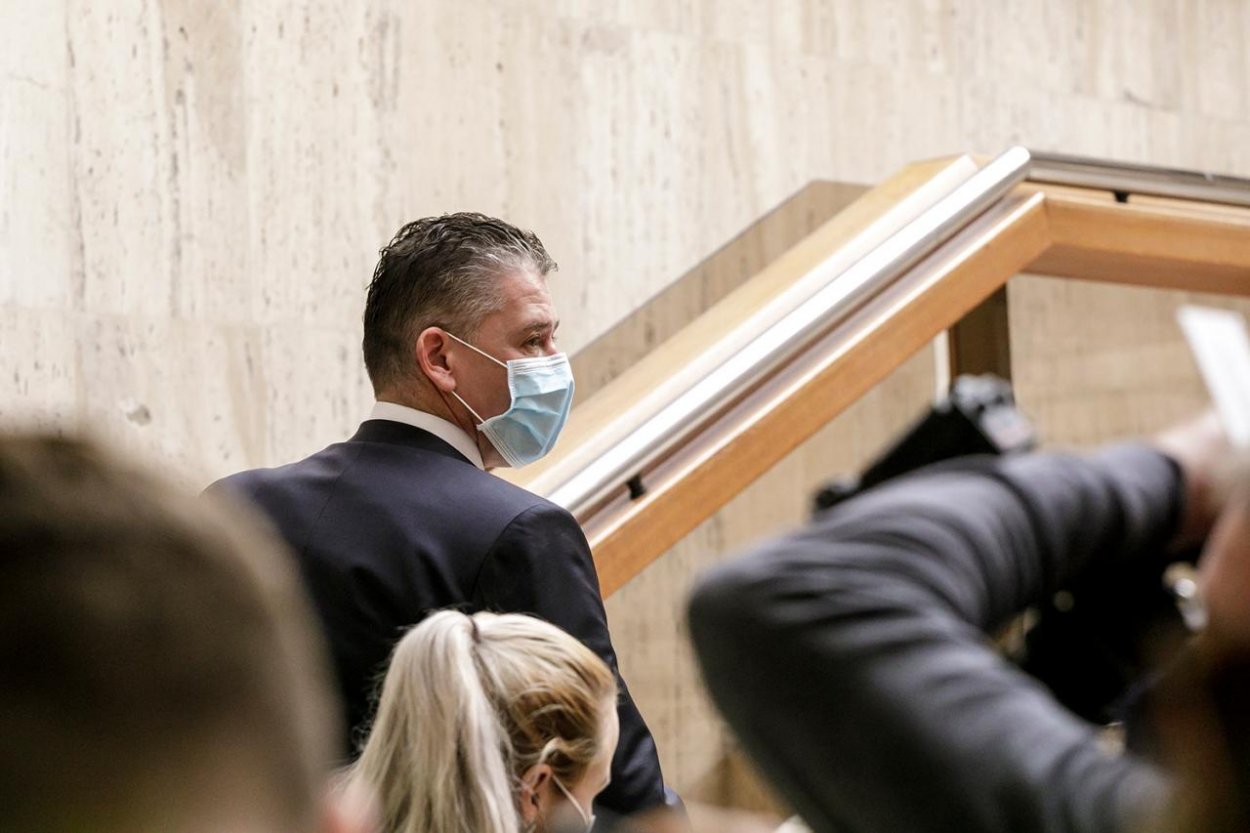 Martin Mojžiš: Vojna policajtov