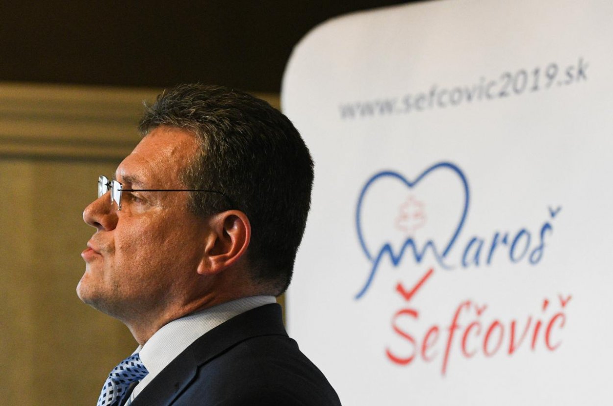 Marošovi Šefčovičovi prispeli na kampaň tisíce eur z prostredia ministerstva riadeným Smerom