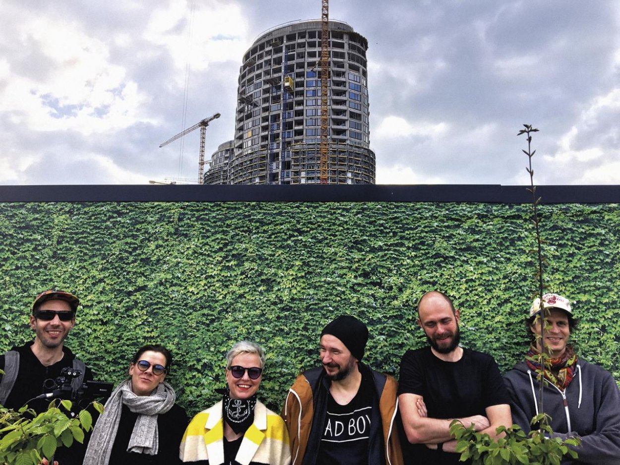 (Ne)živé kvety. Dokázali zaspievať, že kráľ je nahý a Dunaj temný