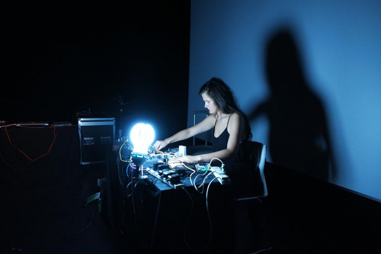 Klein, Ewa Justka, Nina Pixel: večer súčasnej elektroniky v A4