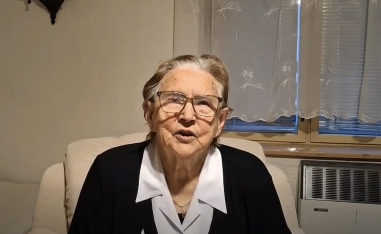 Predseda rady FPU spochybnil duševnú spôsobilosť folklórnej legendy, aby odstrelil prácu Lukáčovej. Obe reagujú