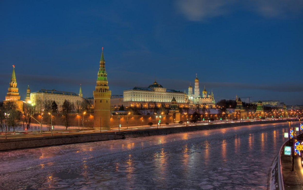 Rusi zlostne škrípu zubami. Kremeľ začal ručiť Ukrajine za pôžičky, aby sa proti nemu mohla brániť 