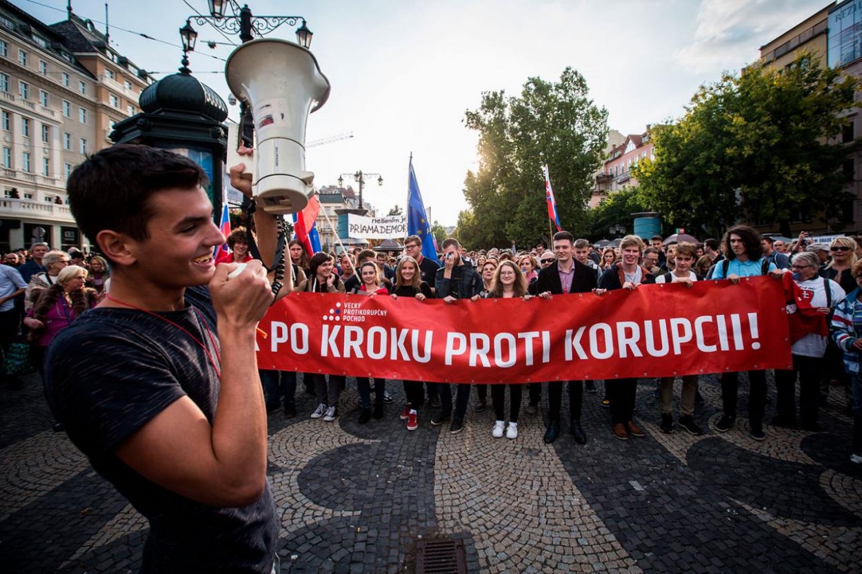 Lieči transparentnosť korupciu?