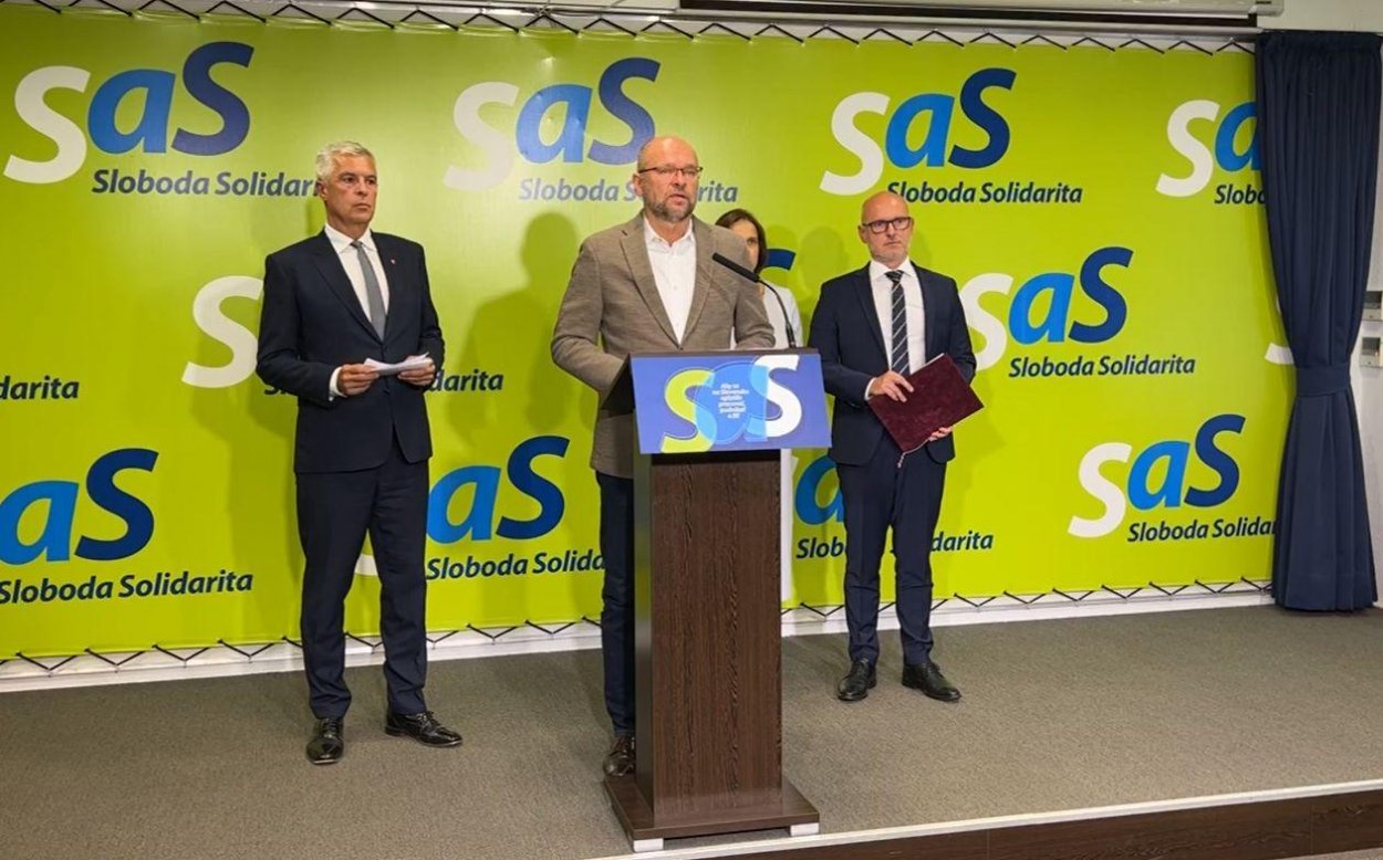 Ministri za SaS podali demisiu