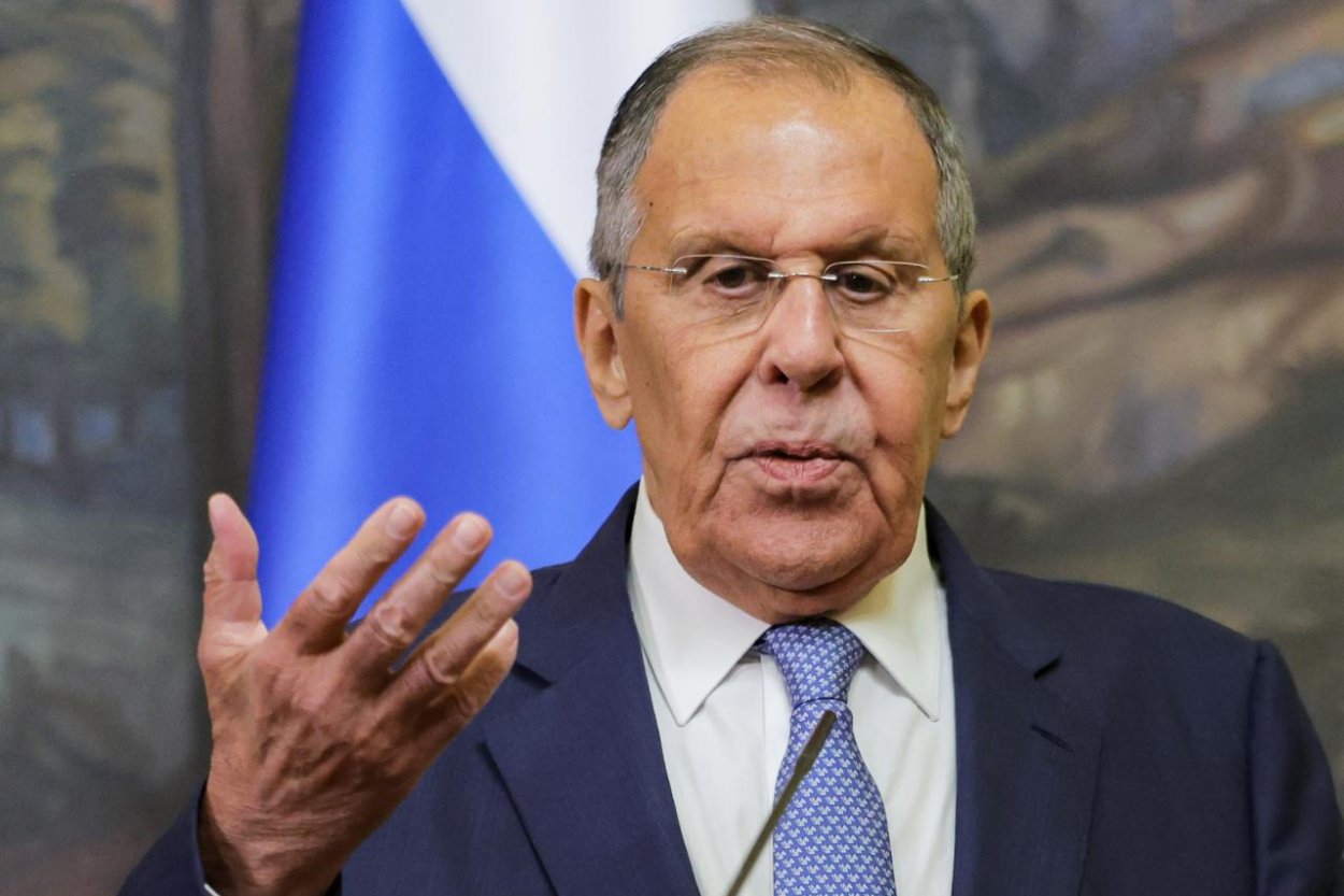 Lavrov chce z Ukrajiny „nárazníkovú zónu“. Európe zároveň pripomenul Putinovu hrozbu krátkej vojny