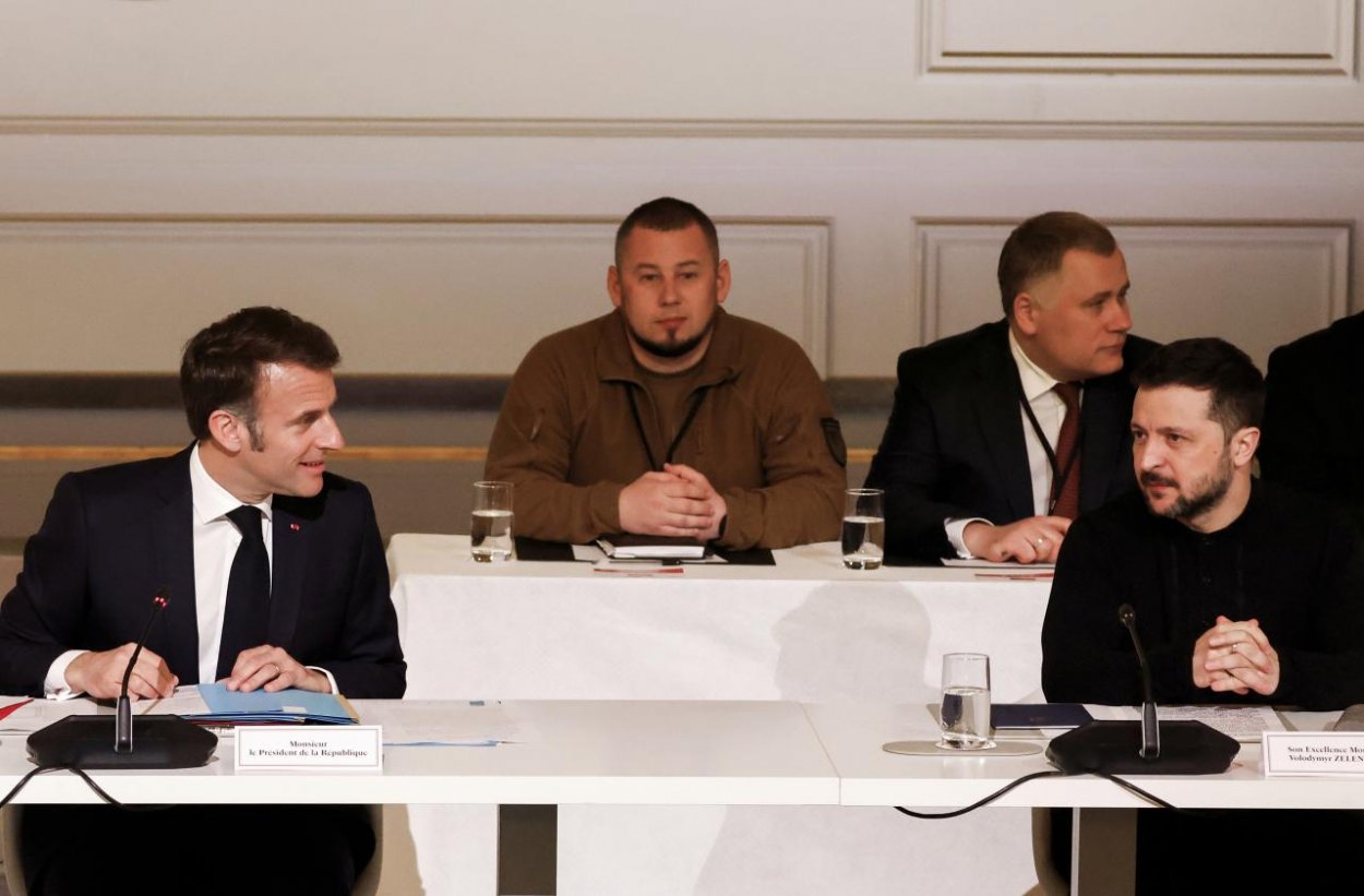 Macron: Európske jednotky budú súčasťou mierového riešenia na Ukrajine