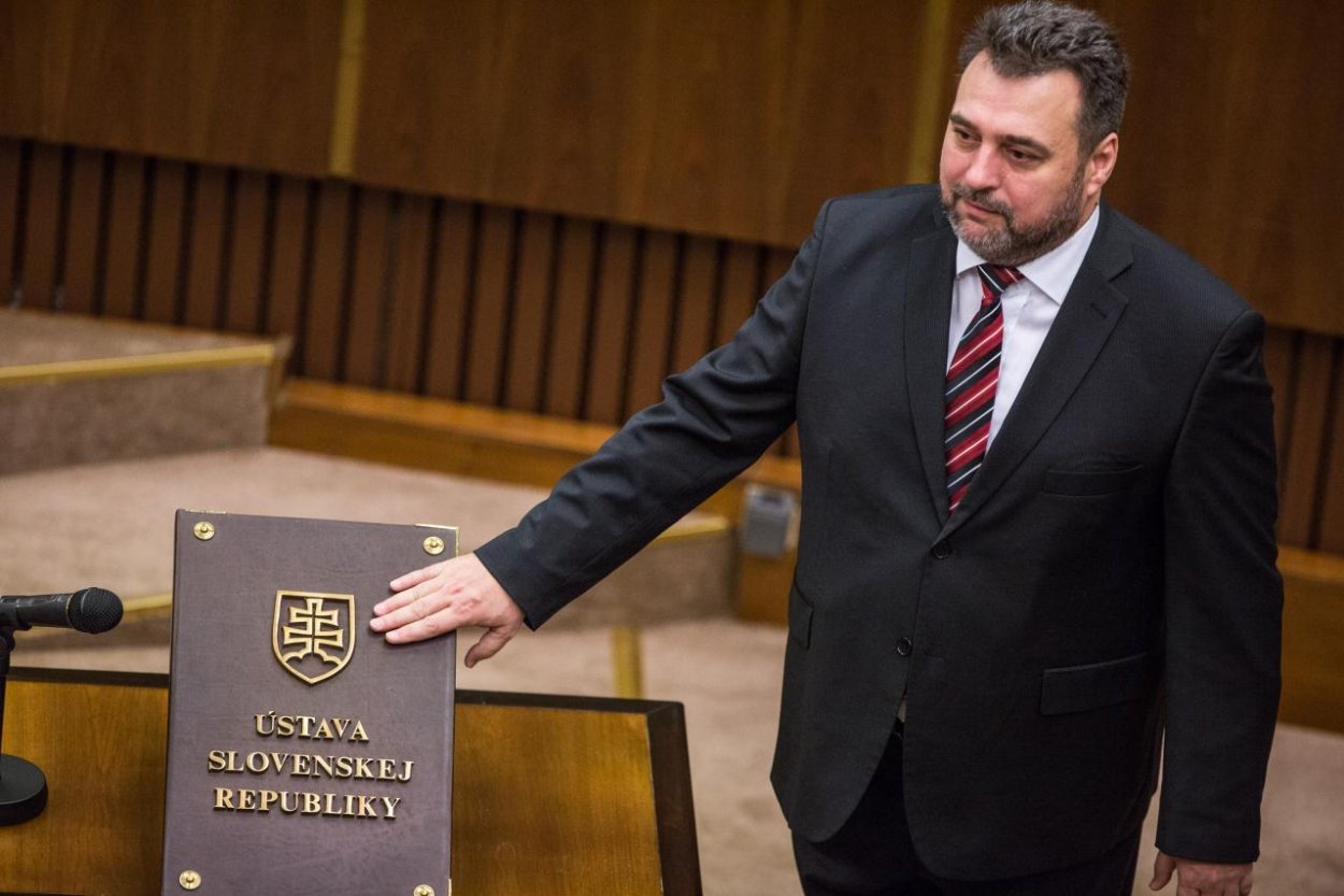 Federič končí vo funkcii vedúceho úradu vlády