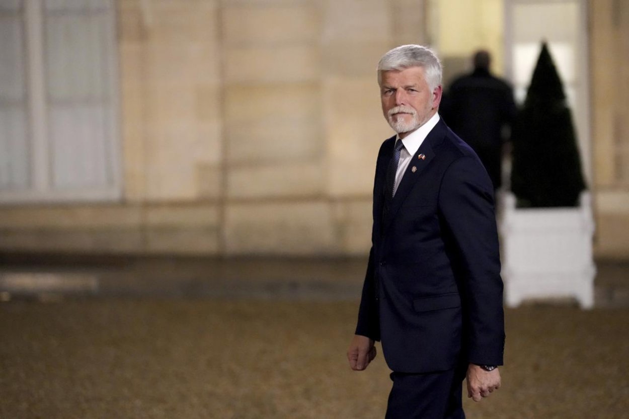 Priamy prenos z Prahy: Demonštrácia Stojíme za prezidentem