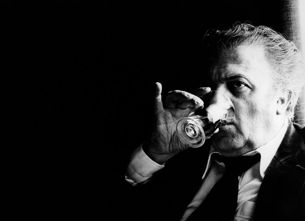 Štyri pohľady na stopu, ktorú zanechal Fellini
