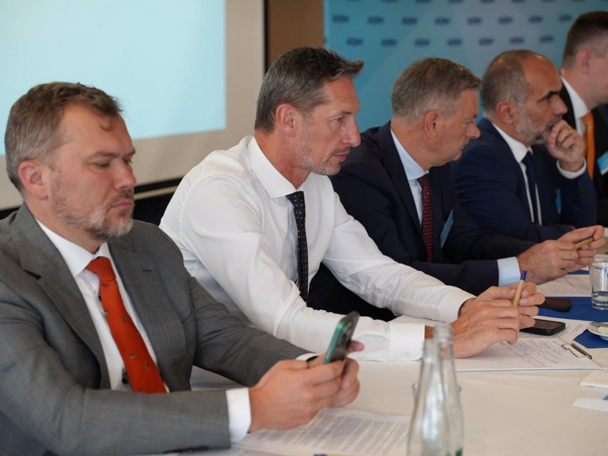 KDH žiada zverejnenie právnej analýzy o možnosti zrušiť tender na záchranky