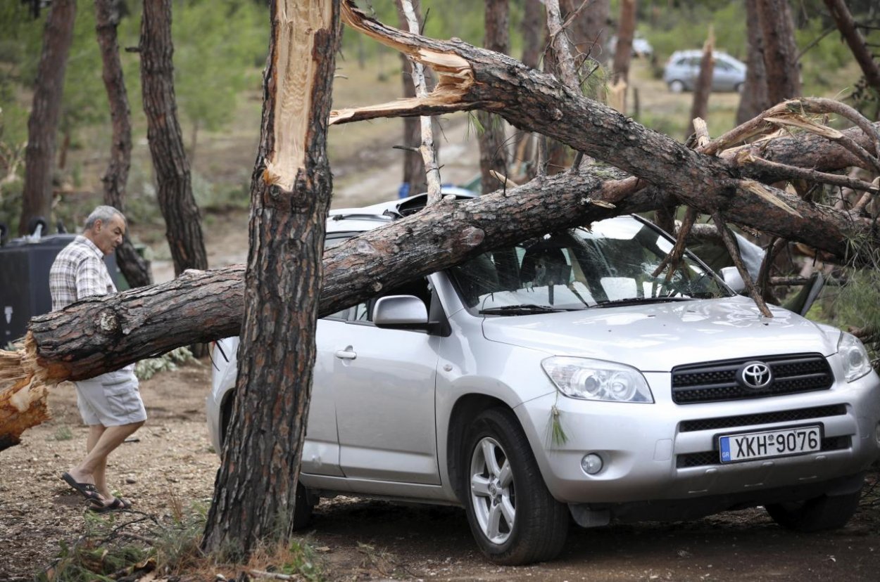 Atény postihlo silné zemetrasenie, ľudia vybiehali do ulíc 
