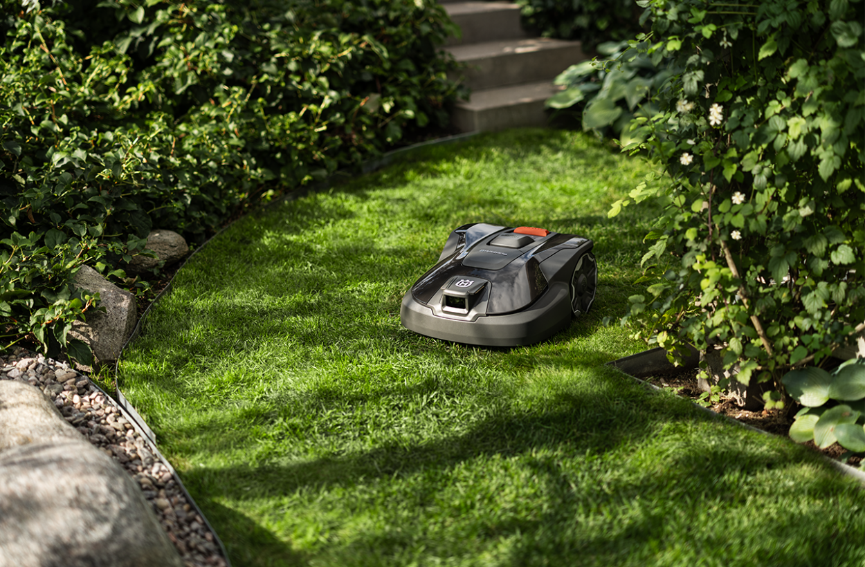 Husqvarna predstavuje dve robotické kosačky s technológiou AI Vision