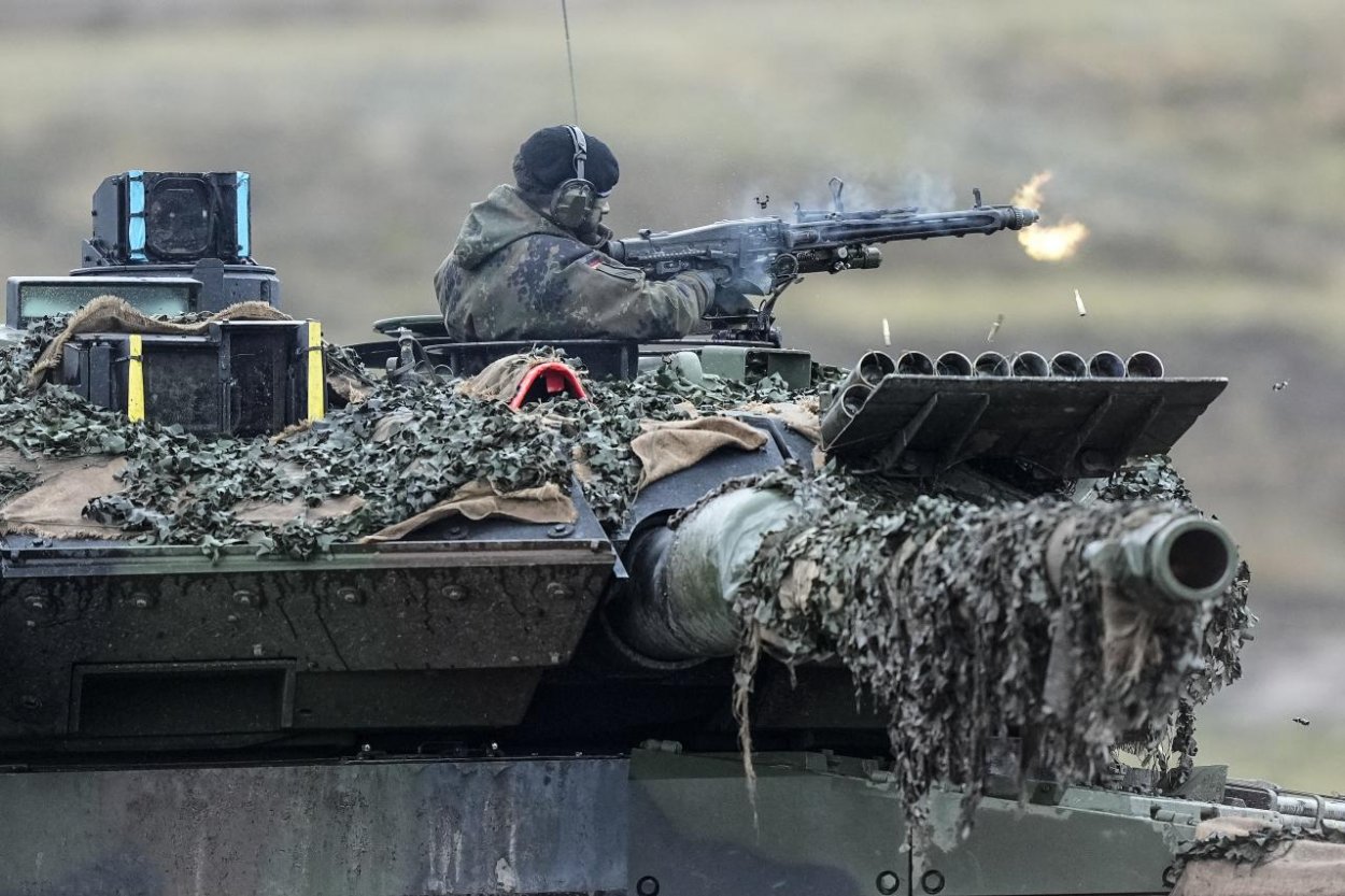 Ukrajina ONLINE: Nové tanky z NATO budú železná päsť proti ruskej obrane, vyhlásil Reznikov