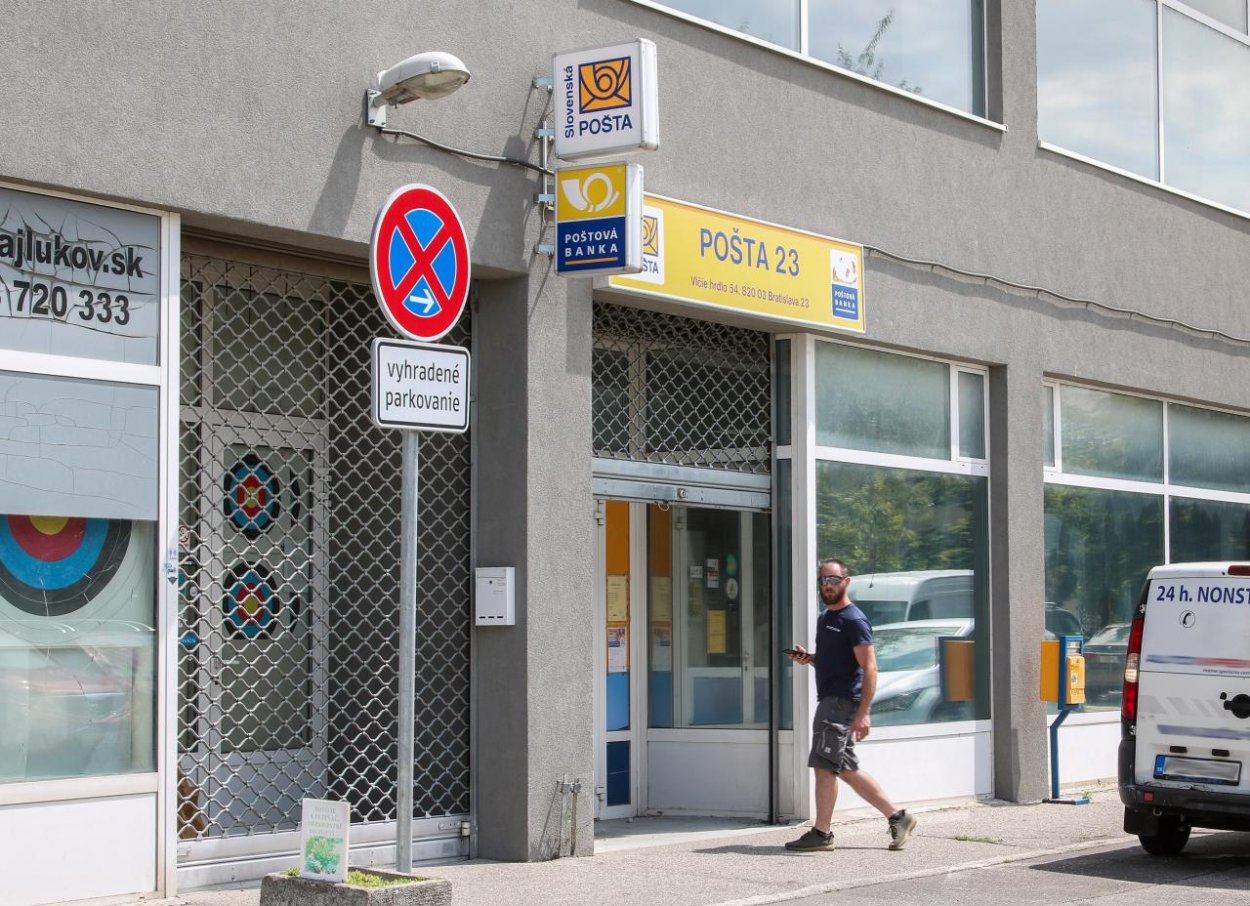 KDH žiada Fica o nezávislý audit Slovenskej pošty po zásahu regulátora