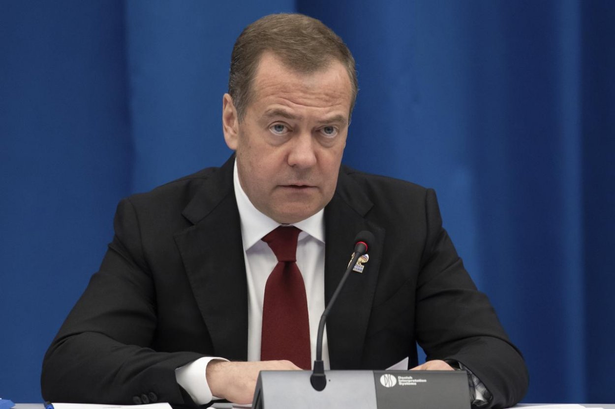 Medvedev sa vyhrážal bývalému českému hokejistovi Dominikovi Haškovi, českí politici to odsúdili