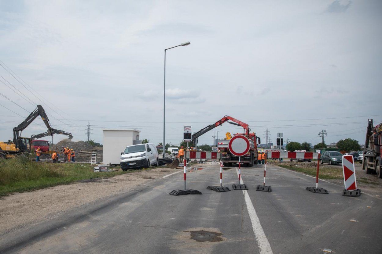 Aktuálne: Únik nebezpečnej látky pri Blatnej na ostrove sa nepotvrdil