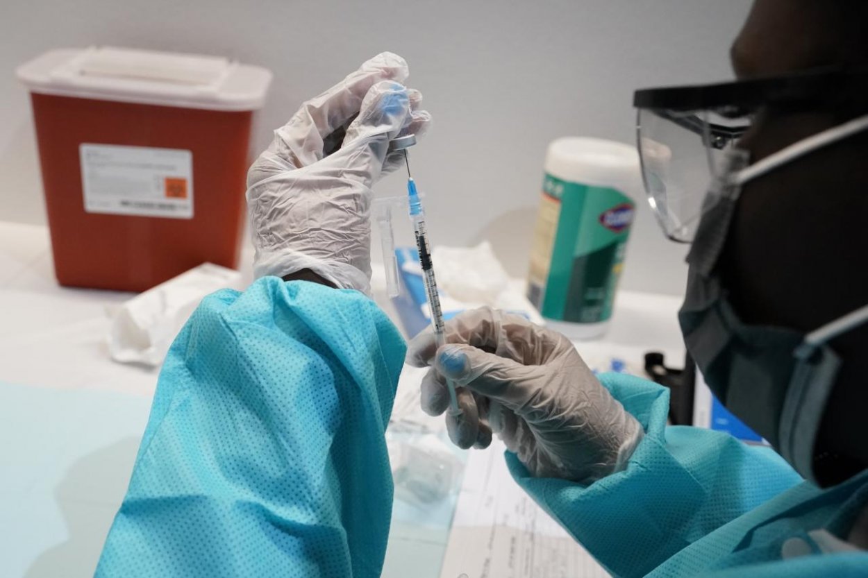 Európska komisia schválila predbežnú dohodu o nákupe vakcíny spoločnosti Novavax