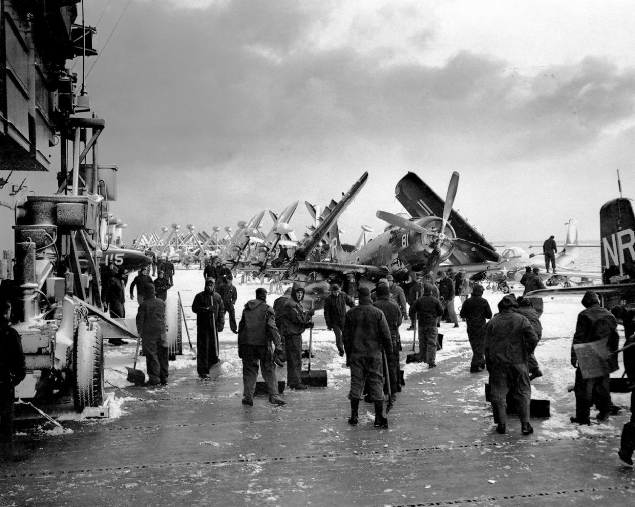 Plávajúce letiská IV.