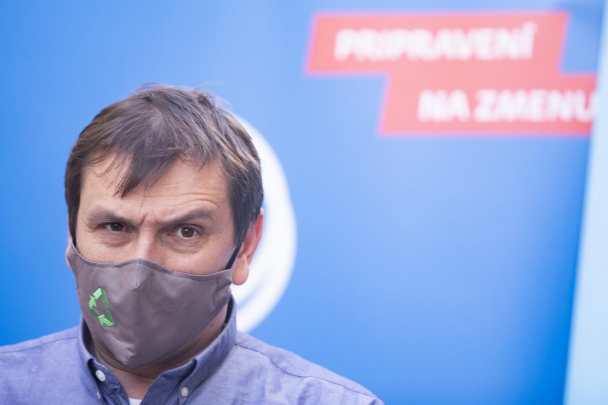 Pesticídy v studniach v okolí Istrochemu prekračujú limity, tvrdí Spolu