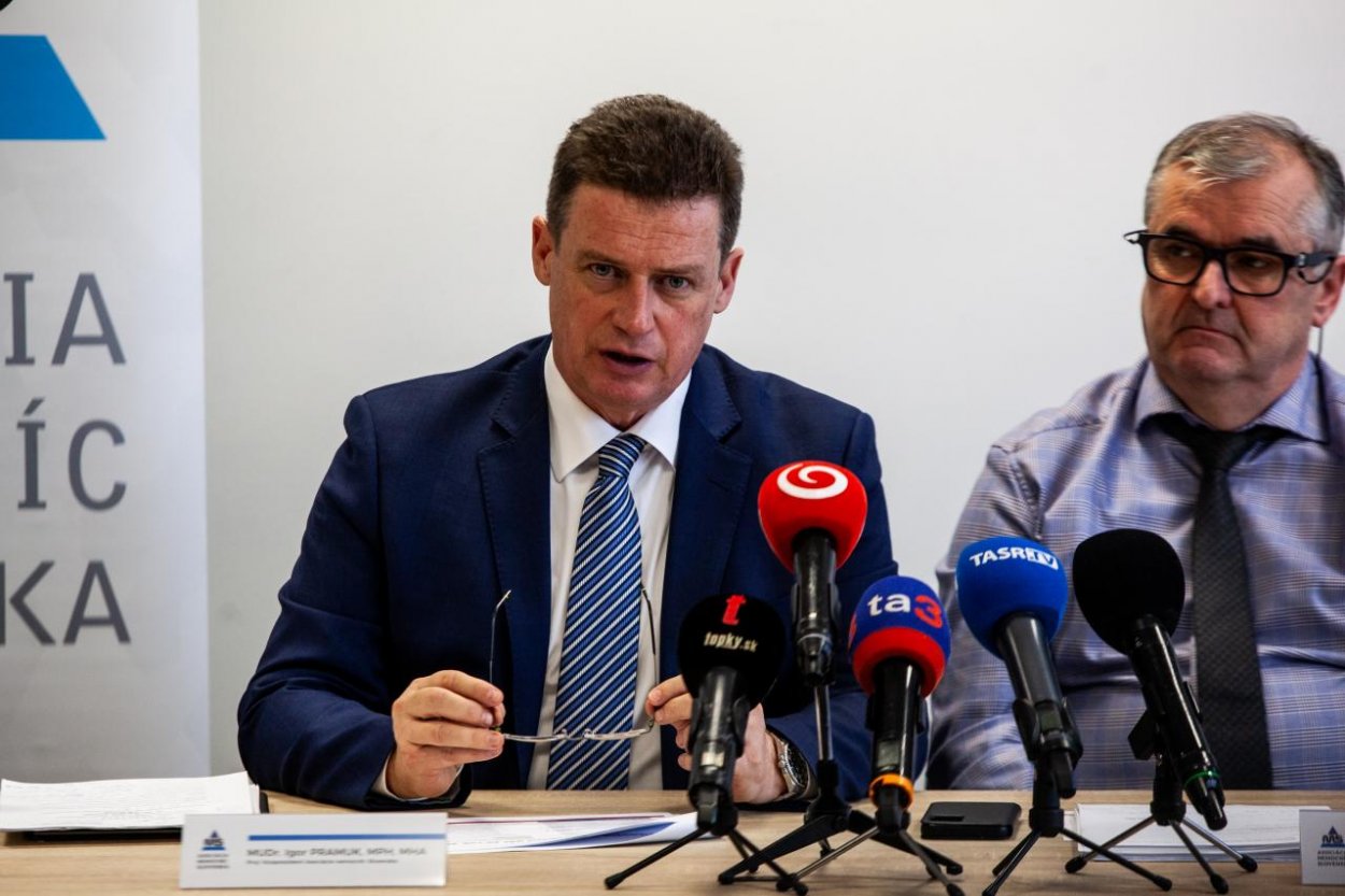 Zamestnávatelia: Pri schválení zákonov podľa dohody s LOZ hrozí rozvrat sektora