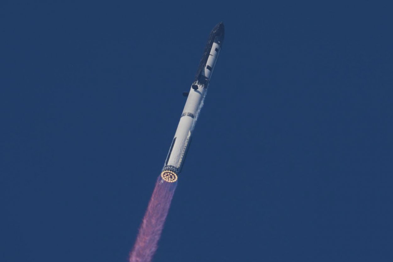 Raketa Starship spoločnosti SpaceX absolvovala dvanásty skúšobný let