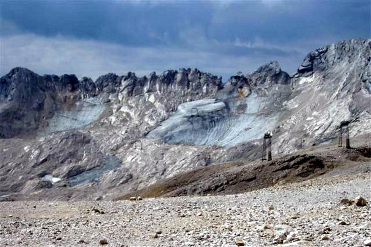 Nemecko prišlo pre mimoriadne teplé počasie o jeden z piatich ľadovcov
