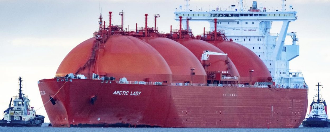 Bloomberg: Čína potichu buduje „tieňovú flotilu“ tankerov na dovoz ruského LNG