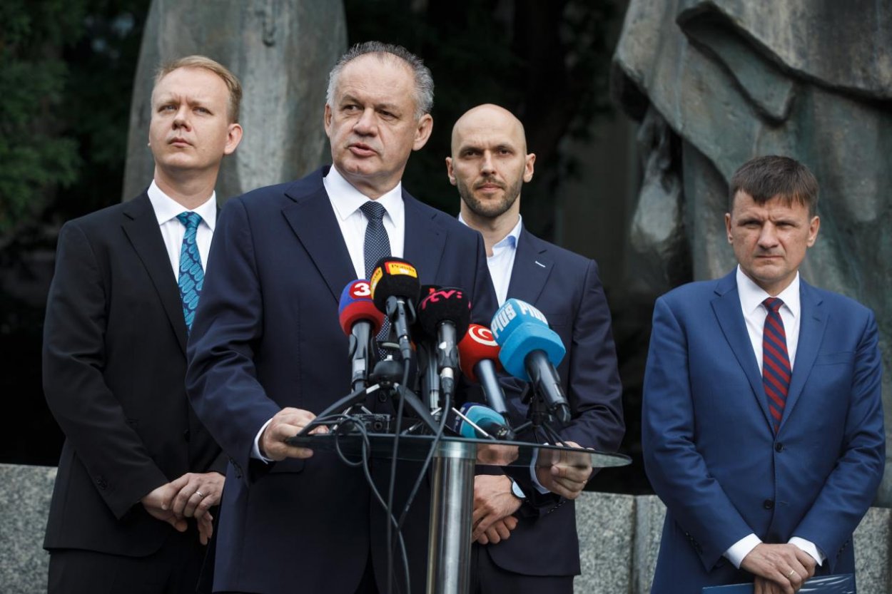 Nový prieskum AKO: Demokratická opozícia by zostavila vládu