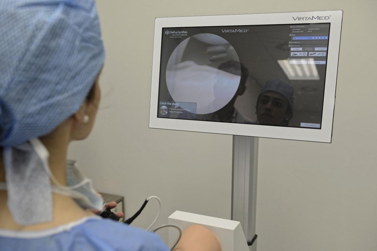 Vláda neriešením odchodu zdravotníkov ohrozuje reformy z plánu obnovy, tvrdí IVRA