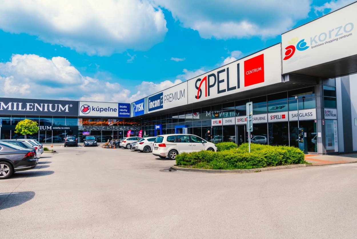 Požiar zasiahol budovu OC Korzo a KOLO v Bratislave, nikto neutrpel zranenia