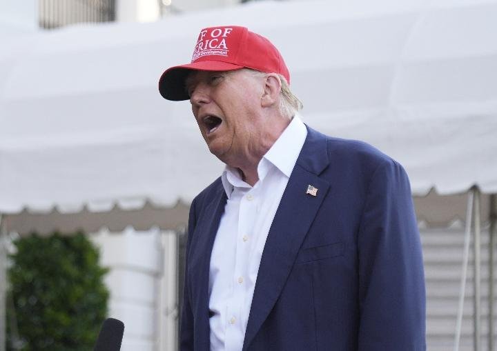 Kongres USA definitívne schválil Trumpov balík daňových škrtov