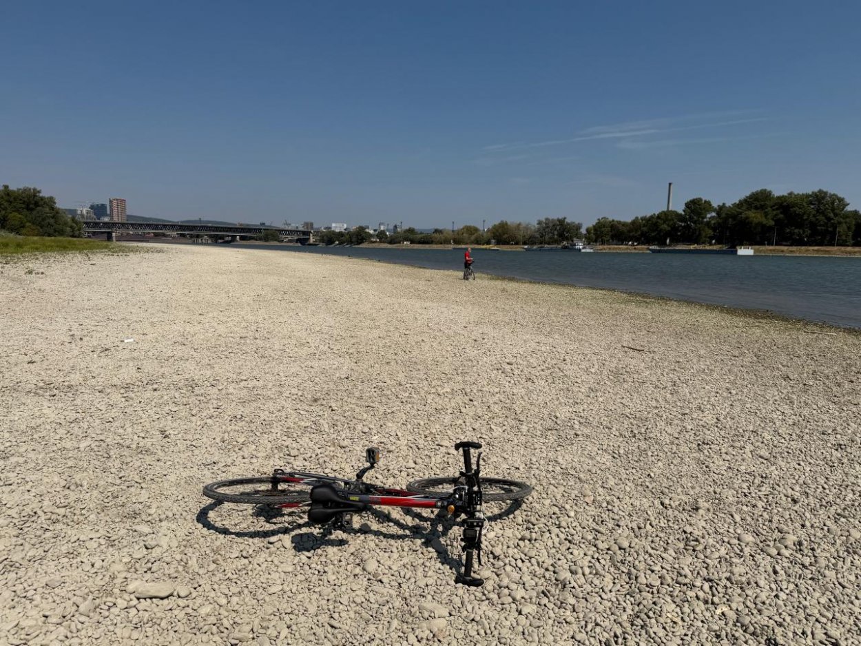 Malá reportáž s bicyklom na dne Dunaja