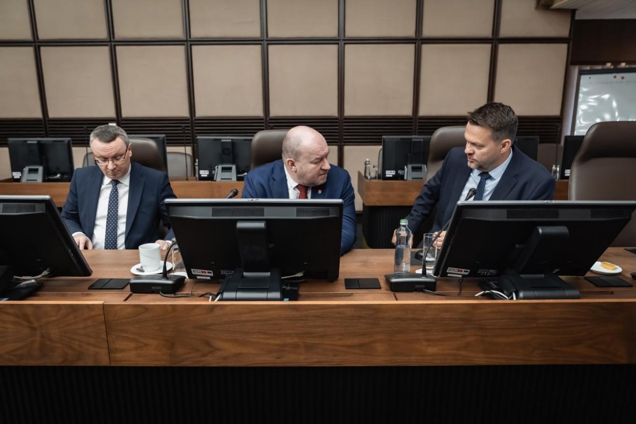 Podľa R. Huliaka sa koalícia upevnila, nemyslí si, že ide len o dočasný mier