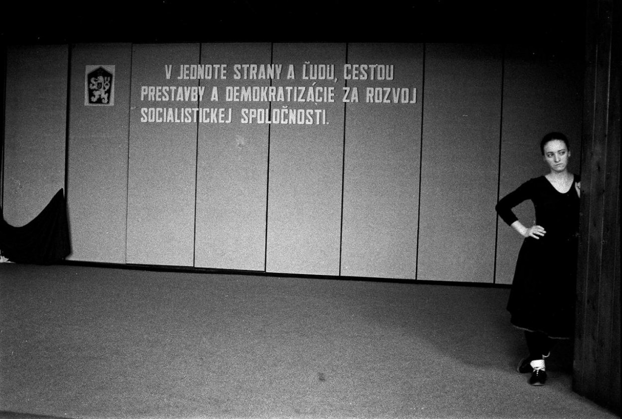 Esej: Zabúdame na normalizáciu? Ona na nás nie