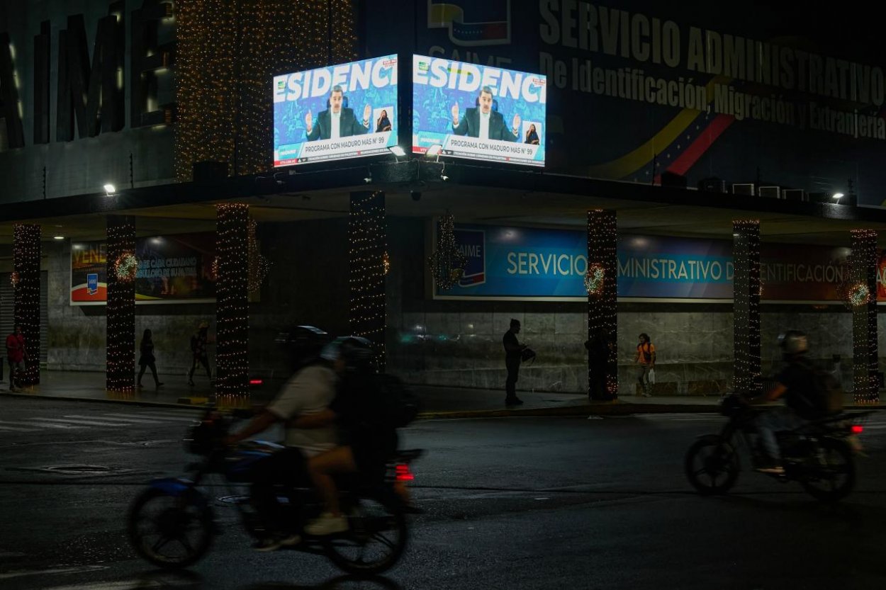 Maduro vyhlásil vo Venezuele výnimočný stav, obvinil USA z útoku