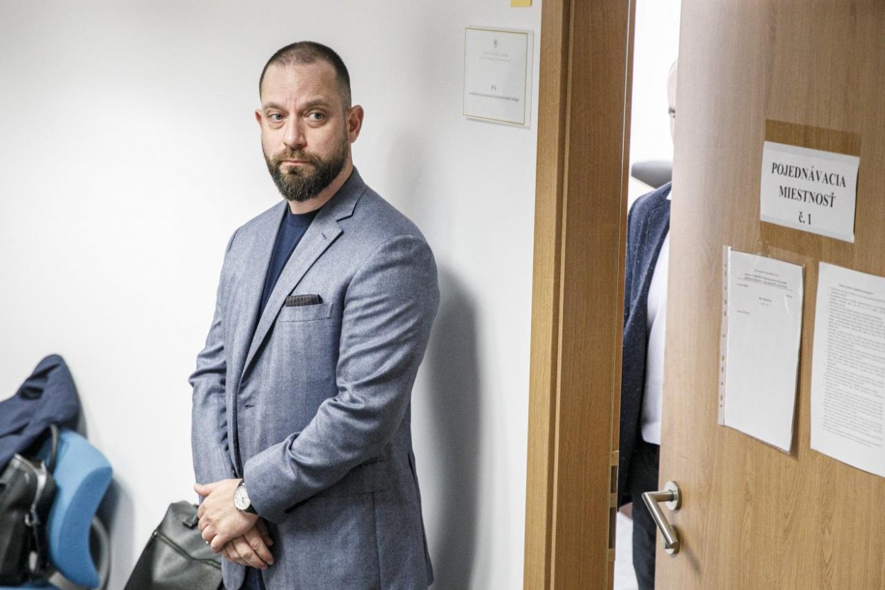 Advokáta Mareka Paru prepustili z väzby