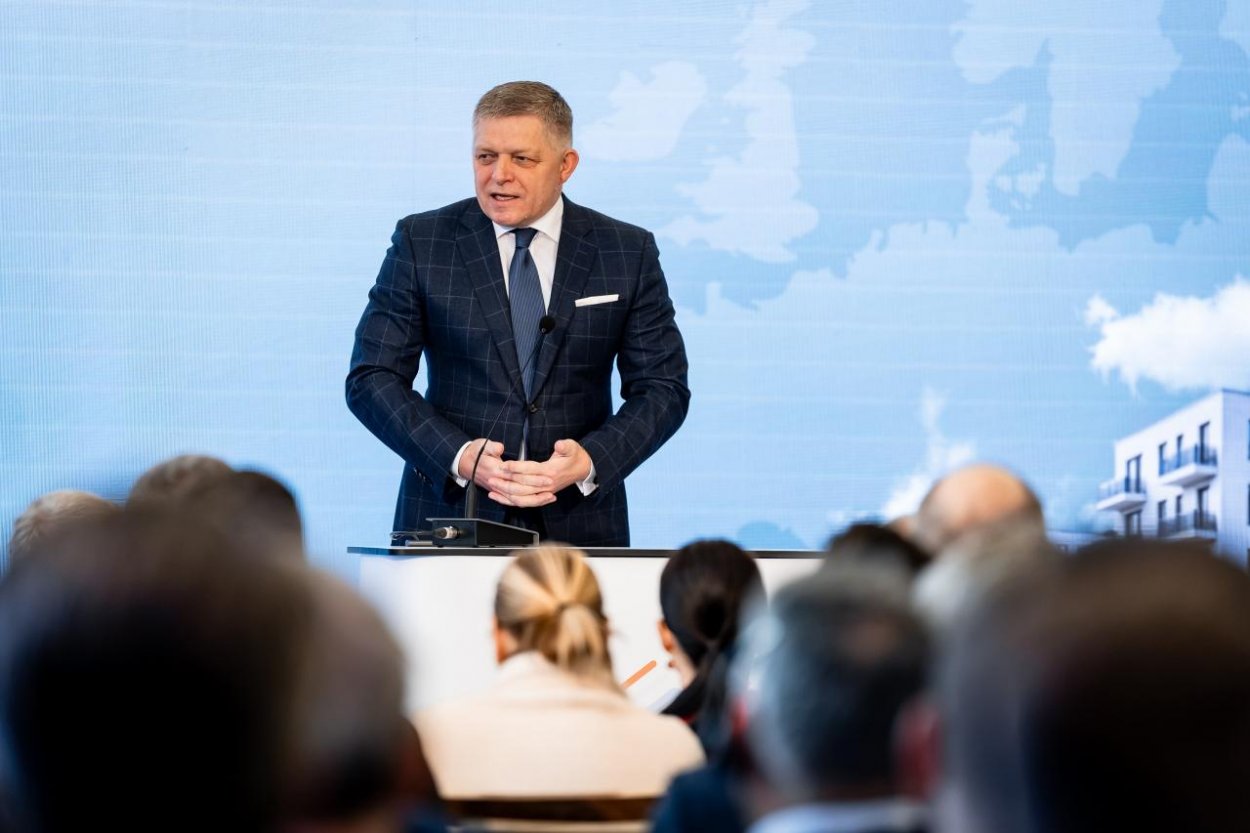 Protest pred diskusiou študentov s Ficom v Trnave presúvajú z Múzejného námestia na Kapitulskú ulicu