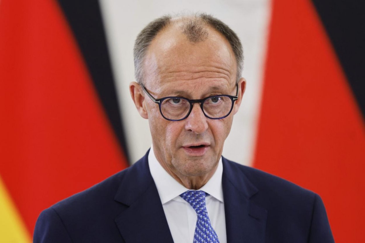Merz: Západní spojenci už neuplatňujú obmedzenia na zbrane dodané Ukrajine