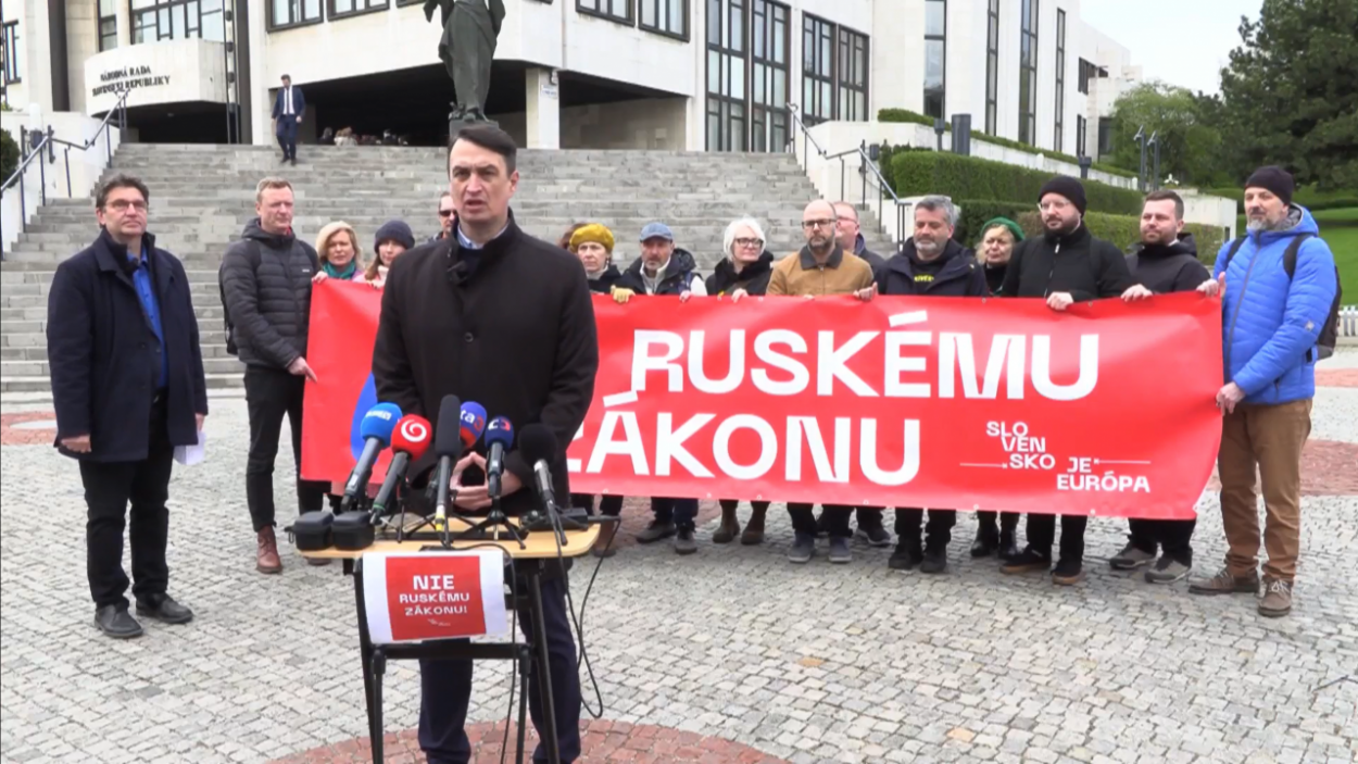 Platforma pre demokraciu kritizuje zmeny k mimovládkam, hovorí o protiústavnosti