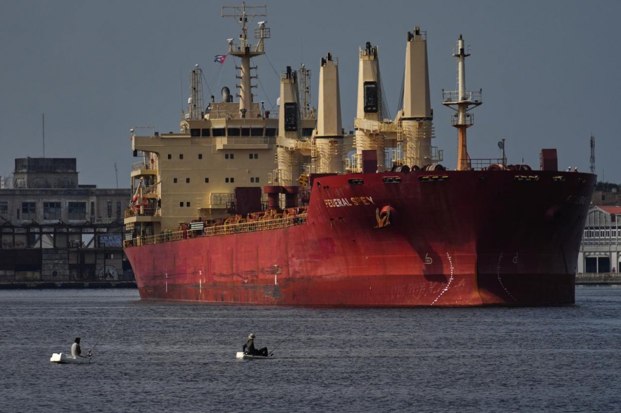 Trump pohrozil dodatočnými clami krajinám, ktoré budú predávať ropu Kube, tá to považuje za akt agresie