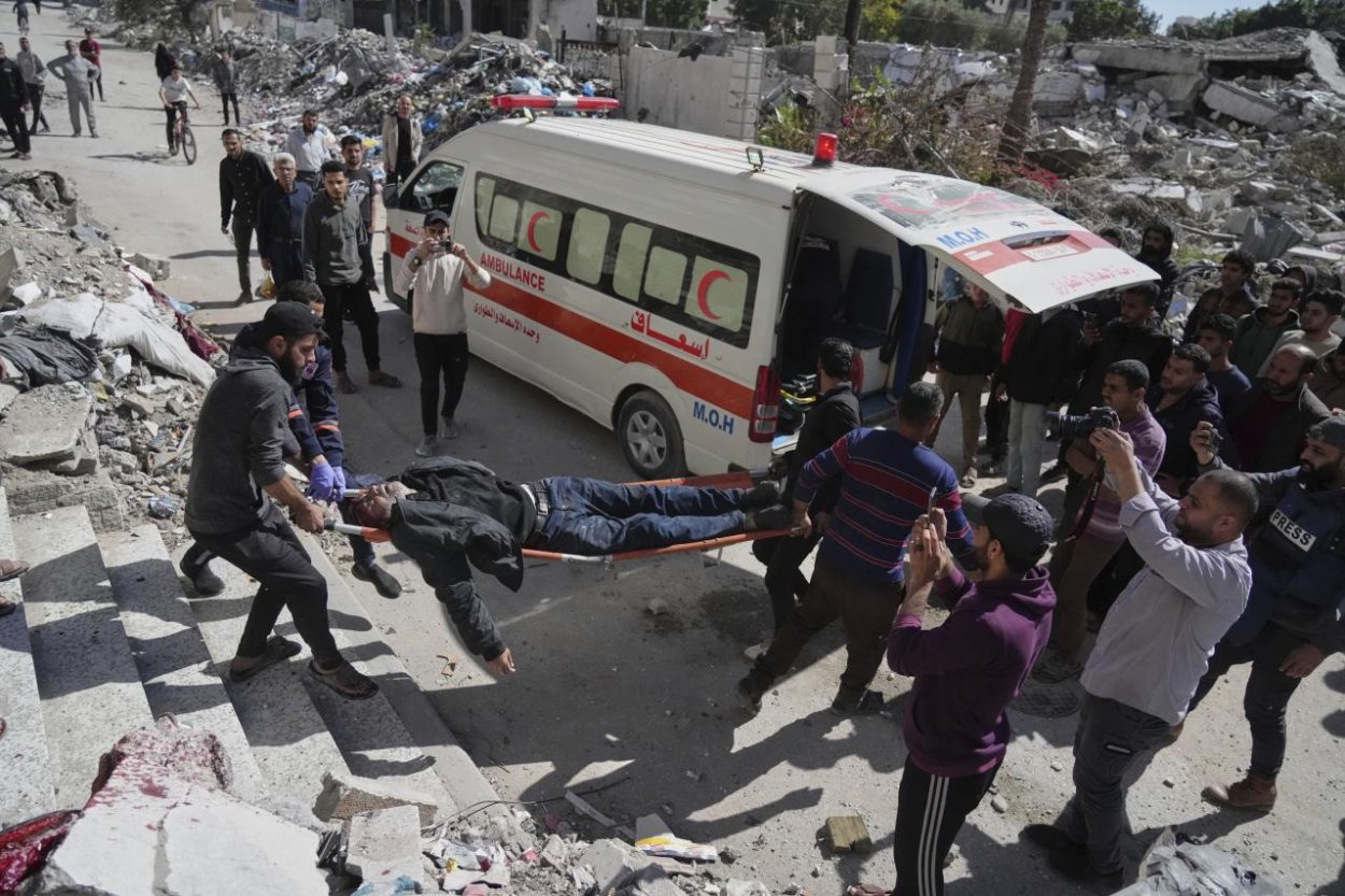 Pri nočných útokoch Izraelu v Pásme Gazy zahynulo najmenej 40 Palestínčanov