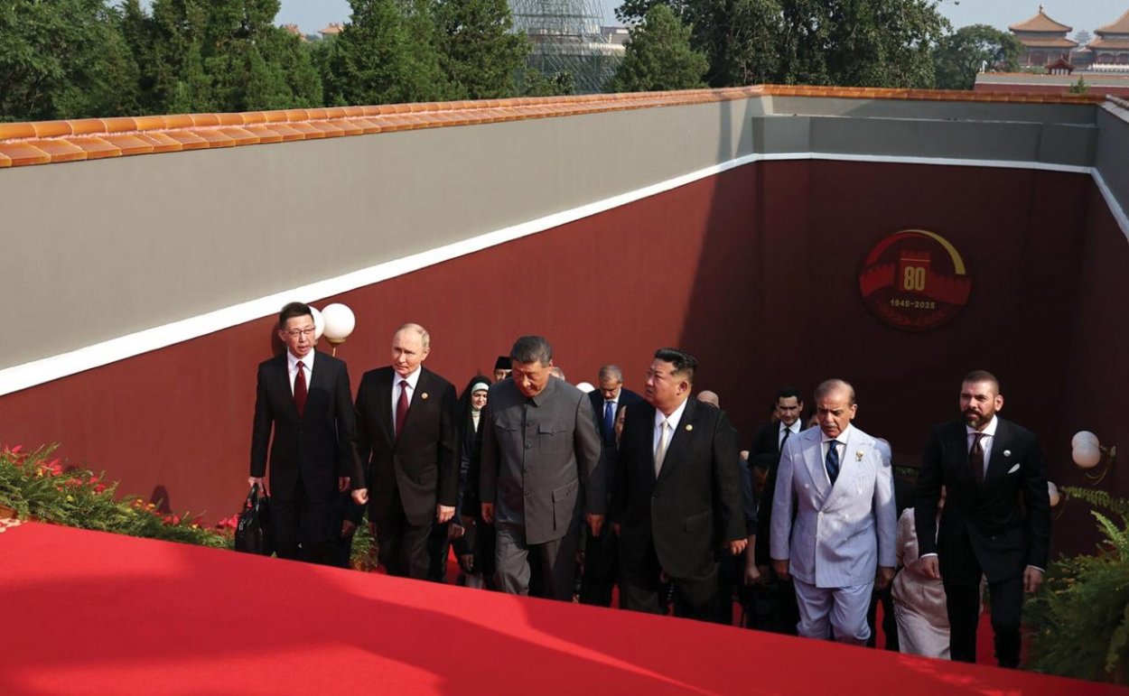 Esej: Sloboda vo svete upadá, lekcie minulosti sú nespracované. Pozor na falošné alternatívy!